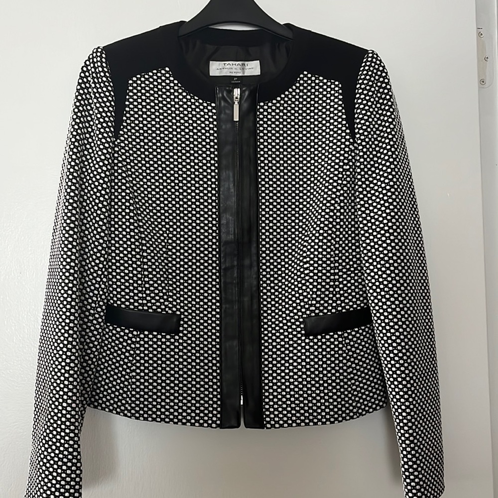 Tahari black and white blazer